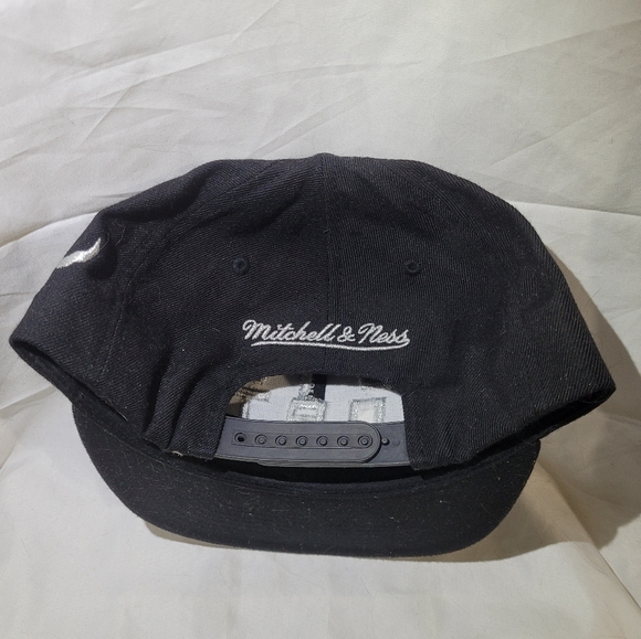 2FOR$40 NBA RAPTORS SNAPBACK - Picture 3 of 4